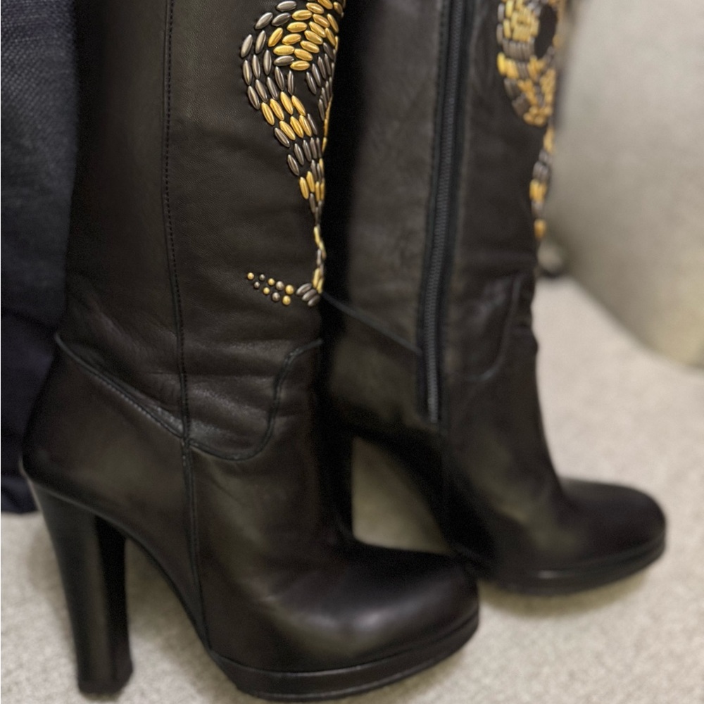 Thomas Wylde Black Leather Snake Embroidered OTK Boots — Size 6.5 - Picture 8 of 16